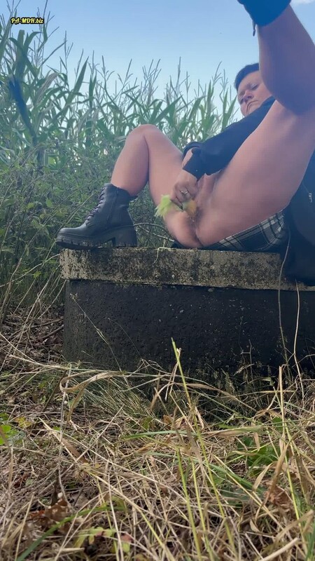 Hairyminka - Maiskolben [FullHD 1080P]  (MyDirtyHobby)