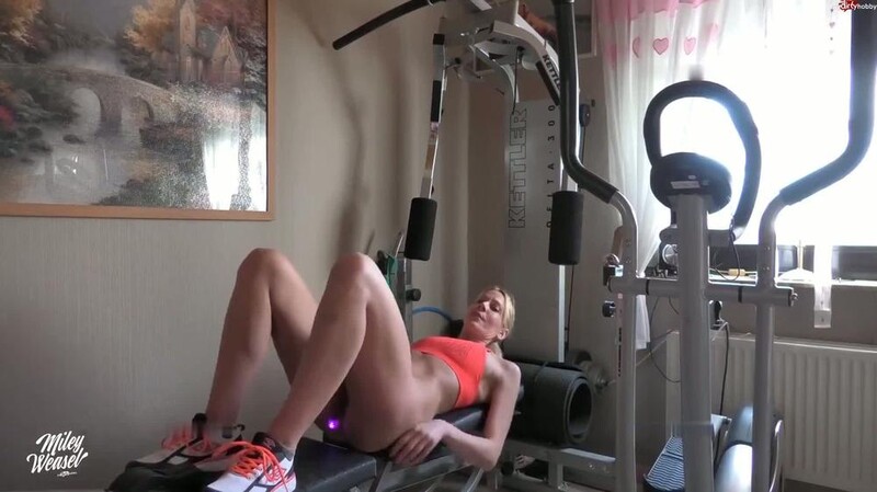 Miley-Weasel - Orgasmusexplosion - Vibrator beim Fitness in der Fotze [FullHD 1080P]  (MyDirtyHobby)