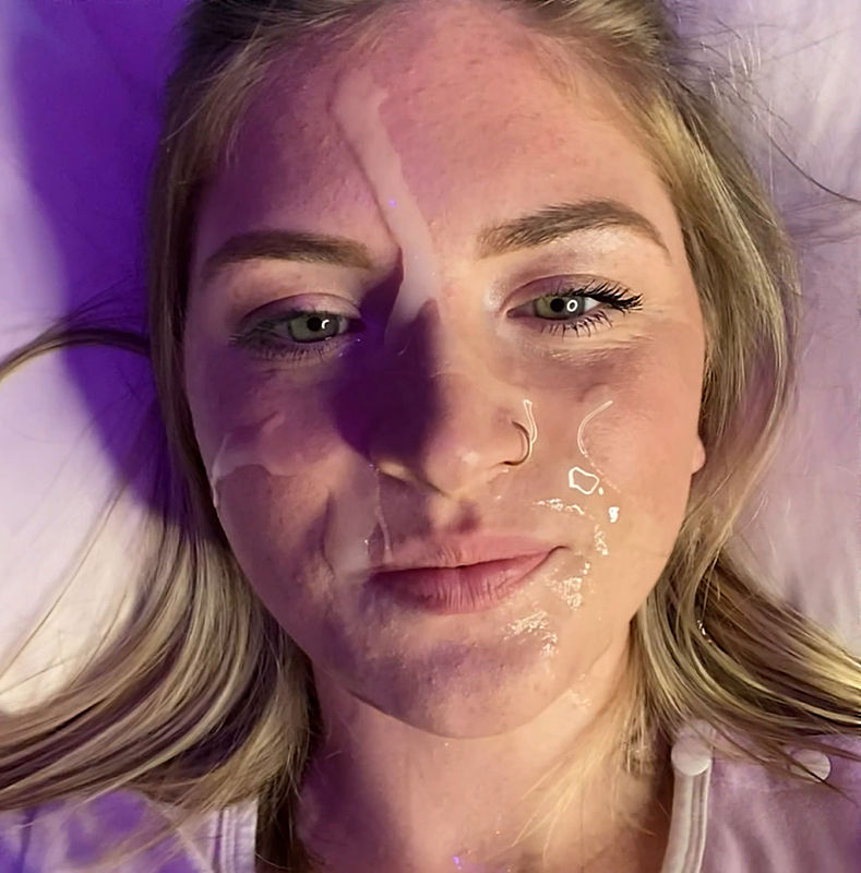 Zoeneli   I Tried To Distract Him While Gaming He Climbed On Top Facefucked Me Instead (Onlyfans) FullHD 1080p