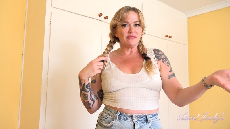 Kitty Dickens - You Found Your Stepmom Kitty's Nudes and She Caught You Looking [FullHD 1080P]