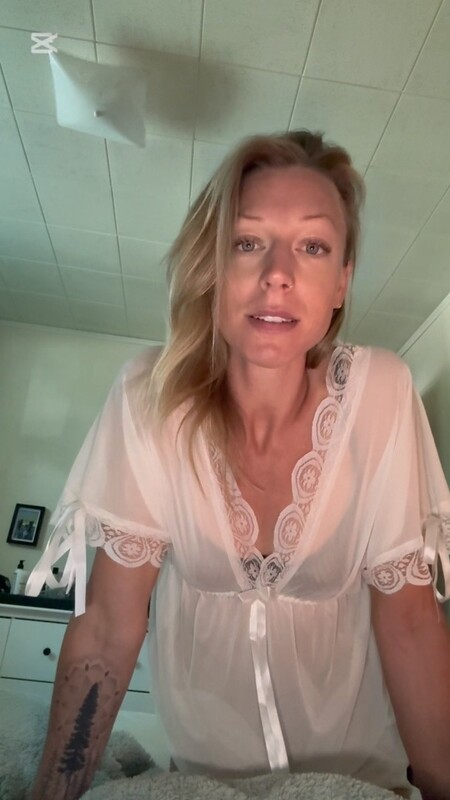 JodisLips - Step M O M catches you jacking off your BBC [HD 720P]