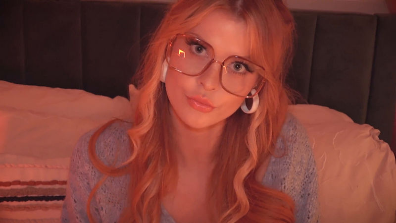 Elly Clutch Horny Redhead Exhibitionist Fucks The Neighborhood Vouyer Halloween Special (Onlyfans) FullHD 1080p