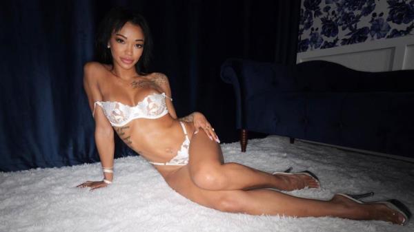 Harley Dean - Harley Is Hot & Horny [FullHD 1080p]