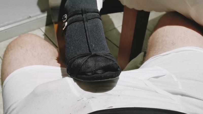 Lexi Snow - Dirty Shoe Job Causes Cum In Pants [FullHD 1080P]