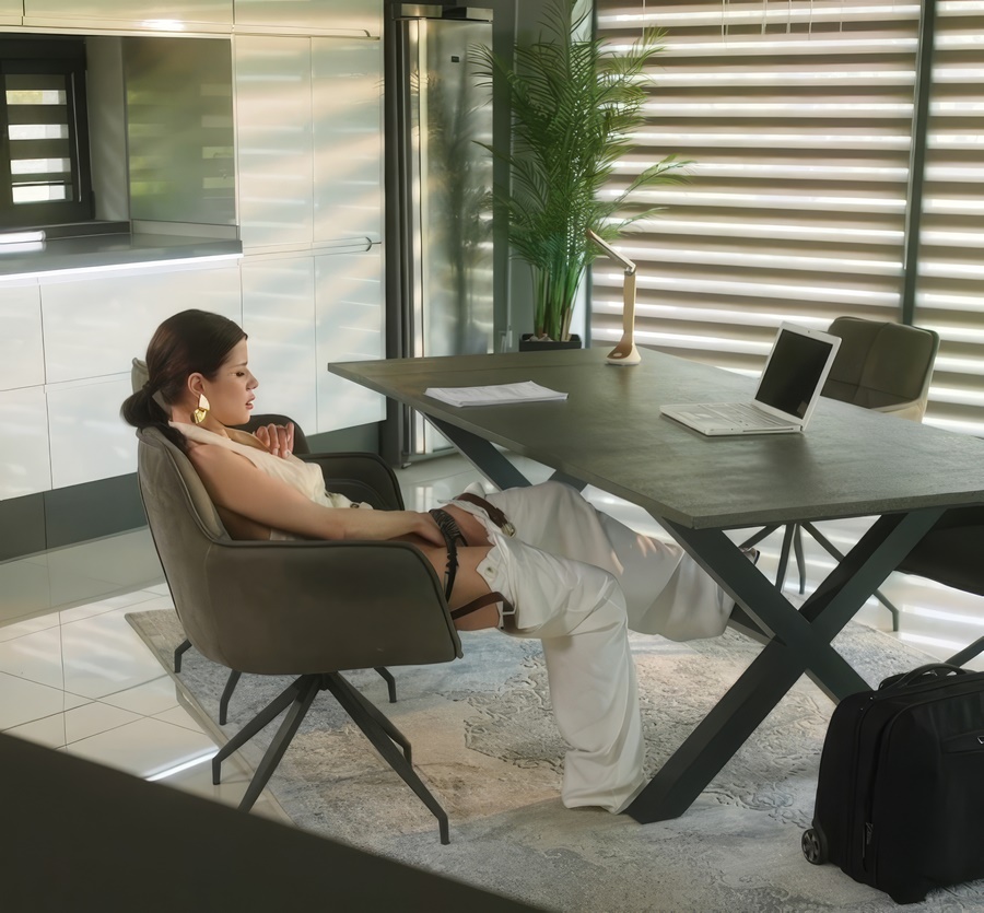 Sophie Weber The Boss Caught The Secretary Masturbating In The Office