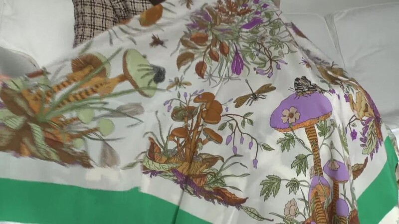 Lady_Victoria_Valente - Abspritzen Auf Meinen Seidenschal [FullHD 1080P]  (MyDirtyHobby)