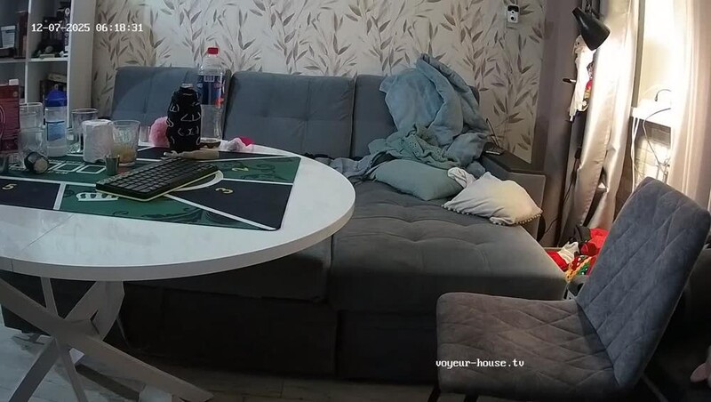 Voyeur-House - Mira And Yeshua 69 Before 3Some 10.12.2025 Cam 3 [HD 720P]