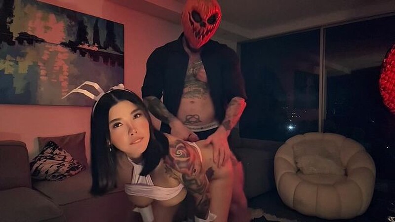 Sins And Savi - Trick or treat,my neighbor come to celebreate halloween and recorded [SD 608P]