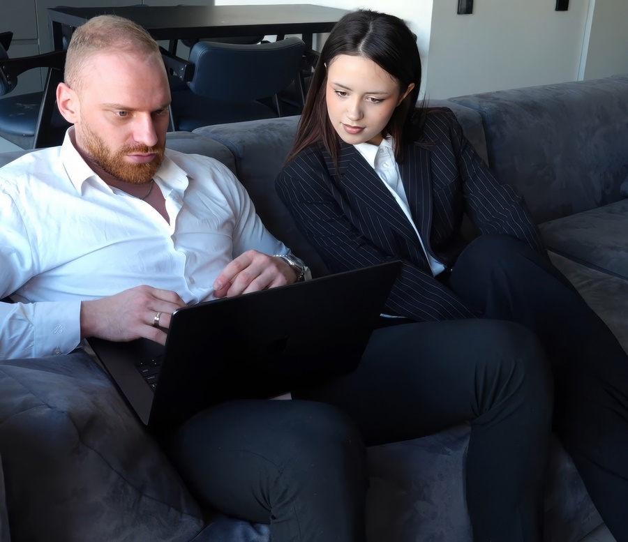 Молодая секретарша Rihanna Black отблагодарила за установку Windows Молодая секретарша Rihanna Black отблагодарила за установку Windows