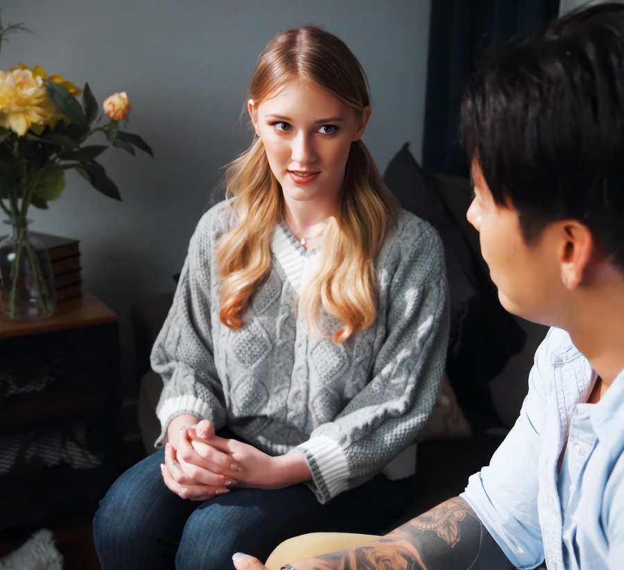 Молодая нянечка Melody Marks устраивается на работу Молодая нянечка Melody Marks устраивается на работу