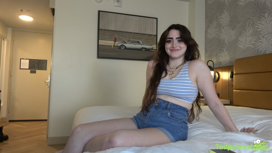 Lilibet Saunders - Tad Pole Creampies 19-Year-Old Lilibet Saunders