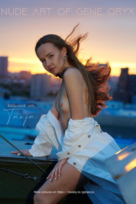2025-10-29 Tanja C - New Girl - On the roof