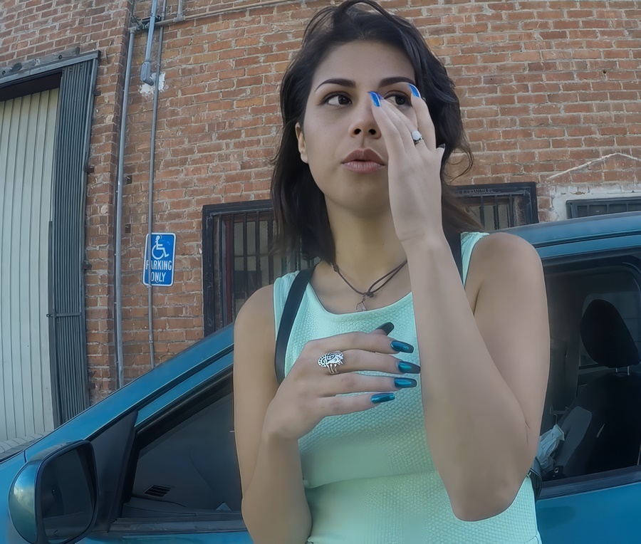 Penelope Reed A Policeman Saved A Young Girl From A Robber And Then Fucked Her