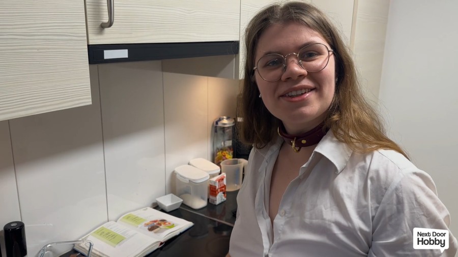 Lina Love - Doggystyle Anal in the kitchen