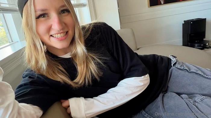 Abbie Sykes - Tomboy Best Friend Proves Shes Not Lesbian [FullHD 1080p]