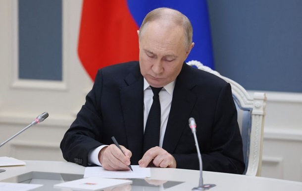 Путин приказал направить резервистов для защиты "важных объектов"