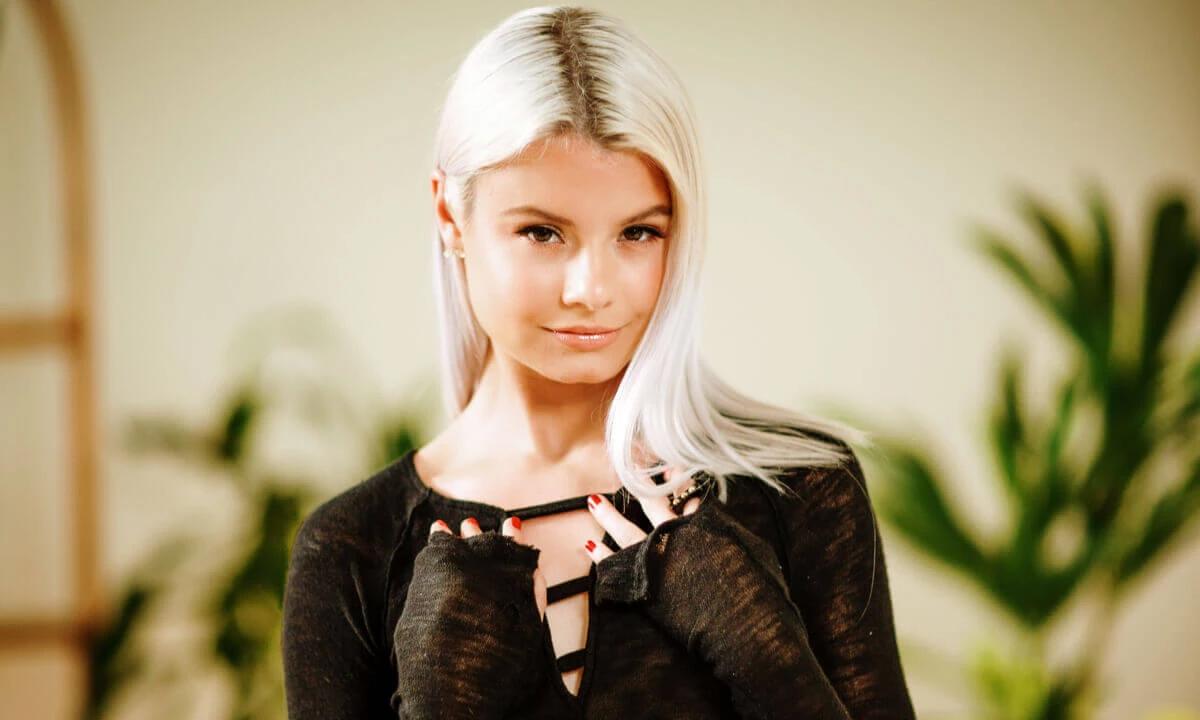 Luna Fae - The Shy Fox