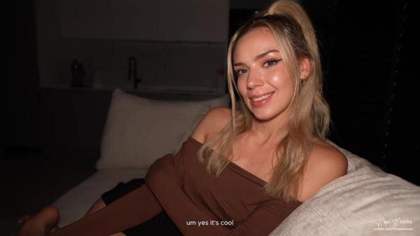 Hope Heaven - Shy Girl's Tinder Date Turns into Netflix & Chill [FullHD 1080p]