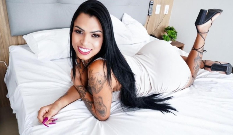 Leticia Antoneli - Enter Leticia Antoneli - 1080p