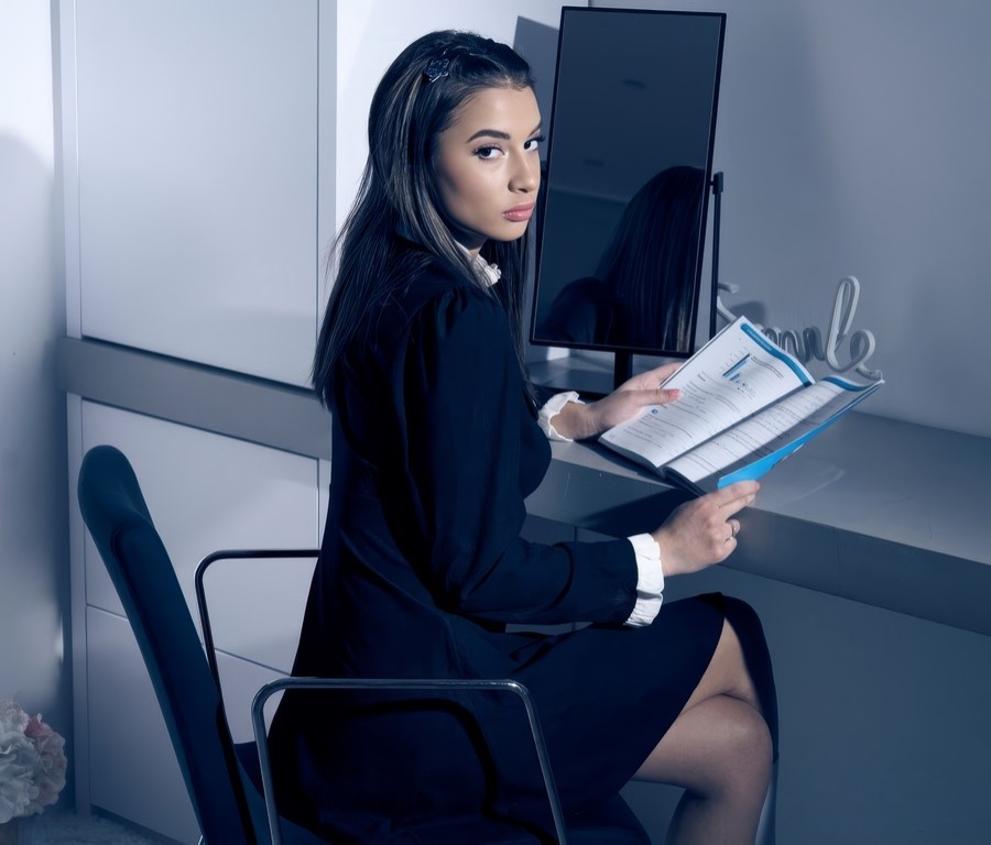 Vanessa Alessia A Strict Stepfather Punishes His Stepdaughter For Bad Grades