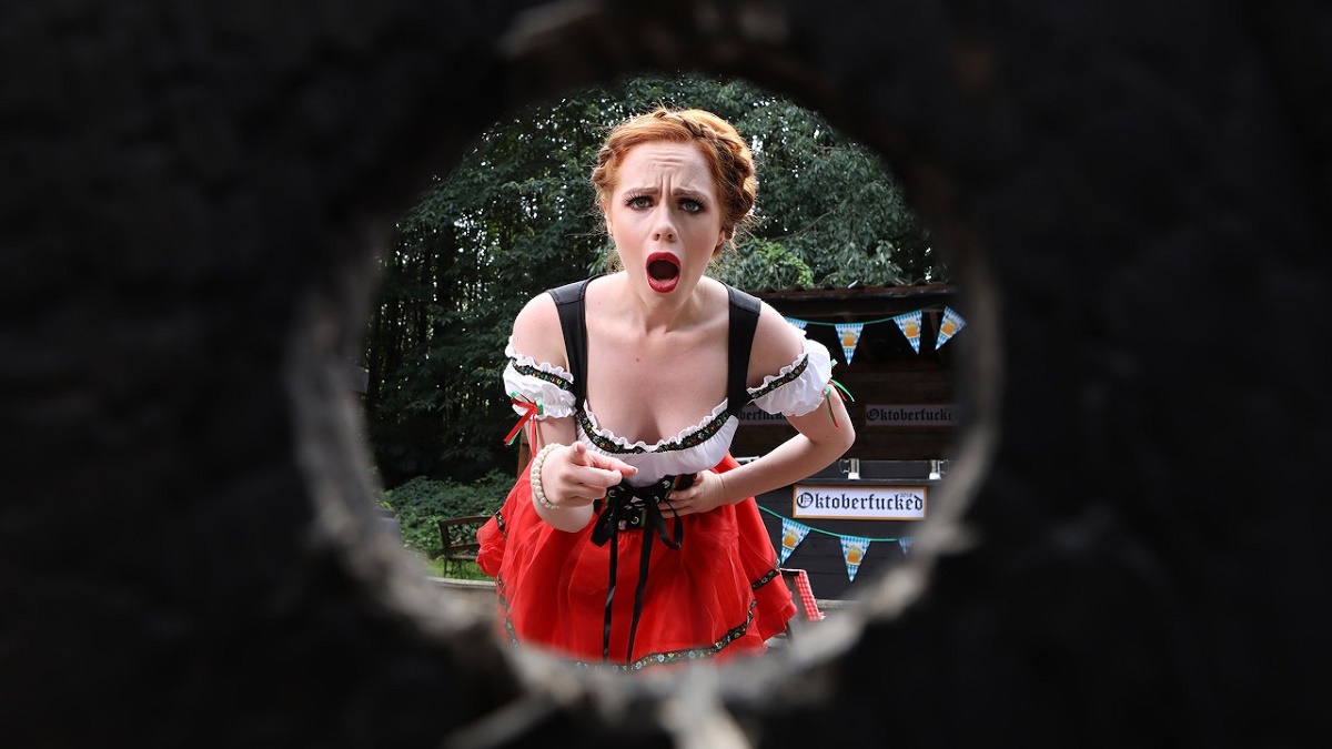 Ella Hughes - Oktoberfucked