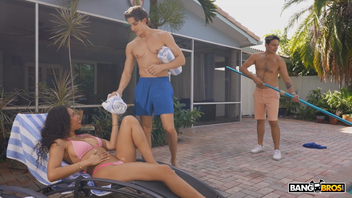 Skyla Sun - Surprise Threesome