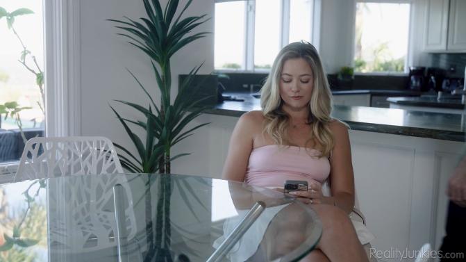 River Lynn - Deep Inside My Stepsister [FullHD 1080p]