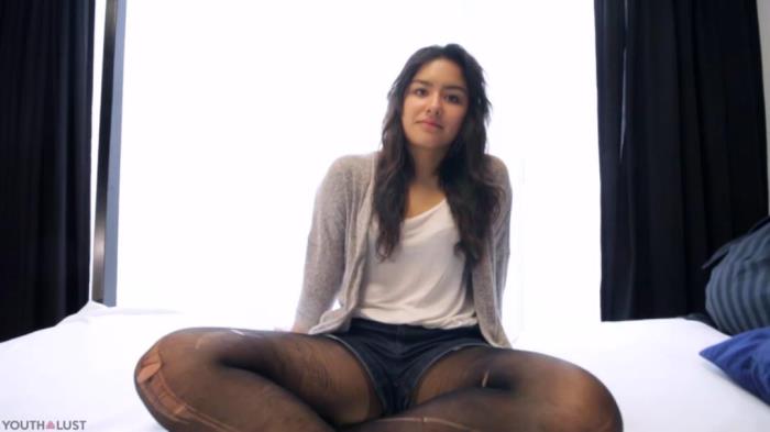 Charlotte - 18 Year Old Virgin Defloration [HD 720p]