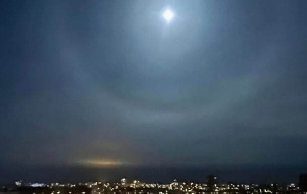 В небе над Киевской областью и столицей зафиксировали яркое свечение