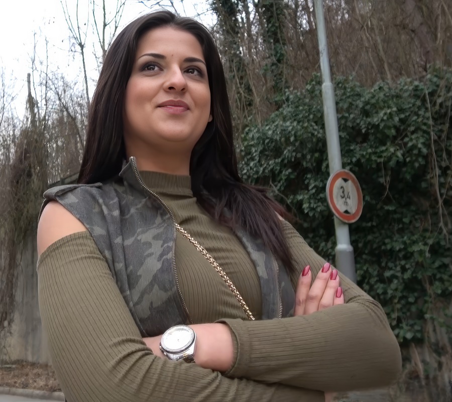 Coco De Mal A Tanned Girl Agreed To Have Sex On The Street With A Stranger For Money