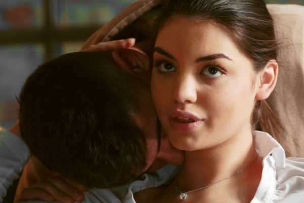 Anna Bella - Touch More