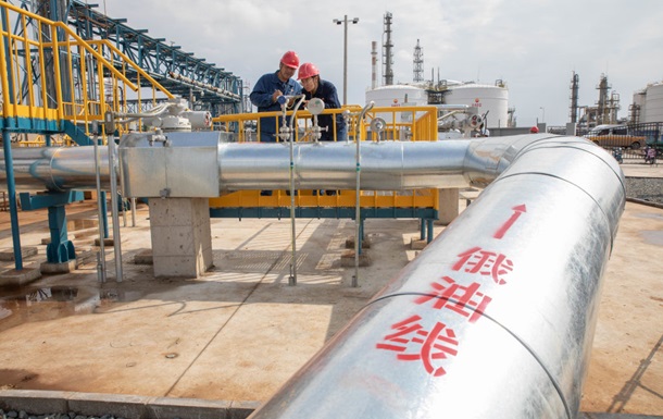 РФ снижает цены на нефть для Китая, компенсируя "потерю" Индии - СМИ