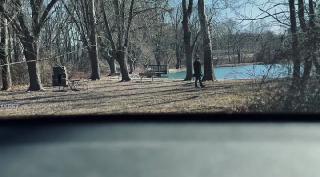 Человек с черным зонтом (2025)