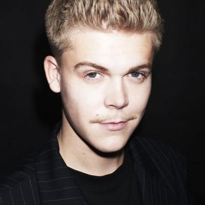 Charles Doré - Hypersensible (2025) [FLAC 24B-44.1kHz]