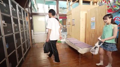 [mosaic_reduce_version] PIYO-225 銭湯で見知らぬおじさんのおちんちんをワザとBokkiさせてもてあそぶ痴女っ子たち。