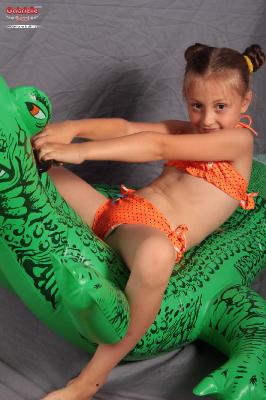 [Image: _1ee6a3be6401e65ff8f939cc26c22d5b.jpeg]