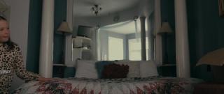 Женщина в медальоне (2025)